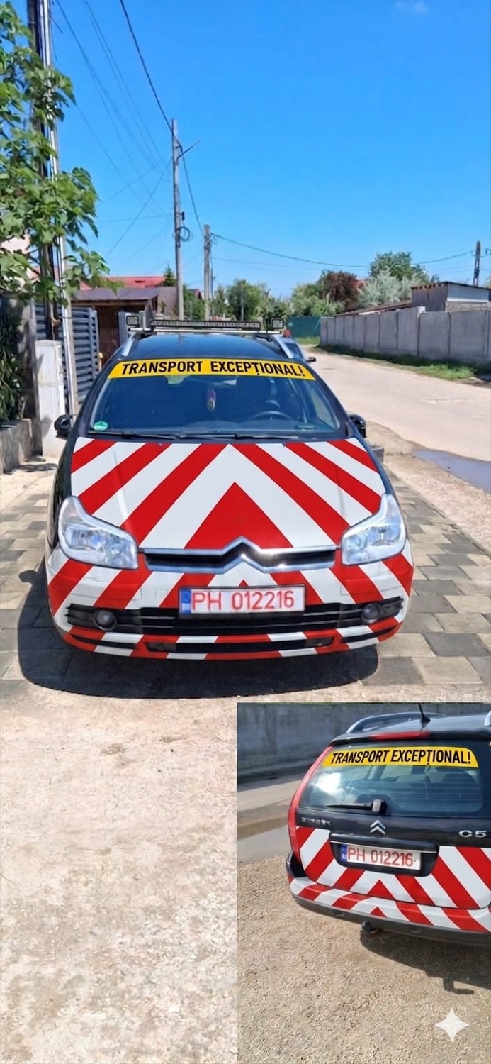 Autovehicul de însoțire transport excepțional, față și spate